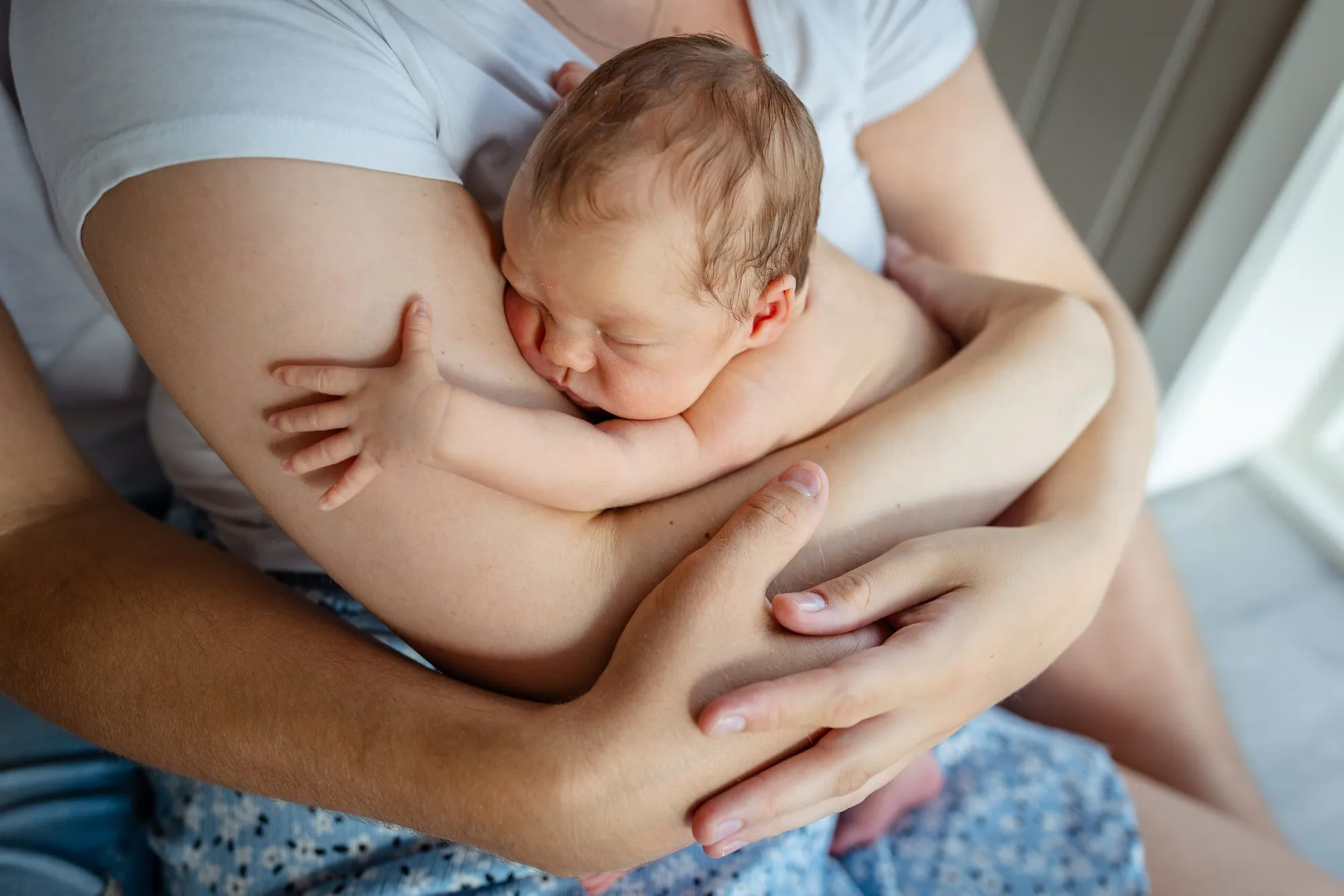  “I mamma og pappas armer er jeg trygg”  
