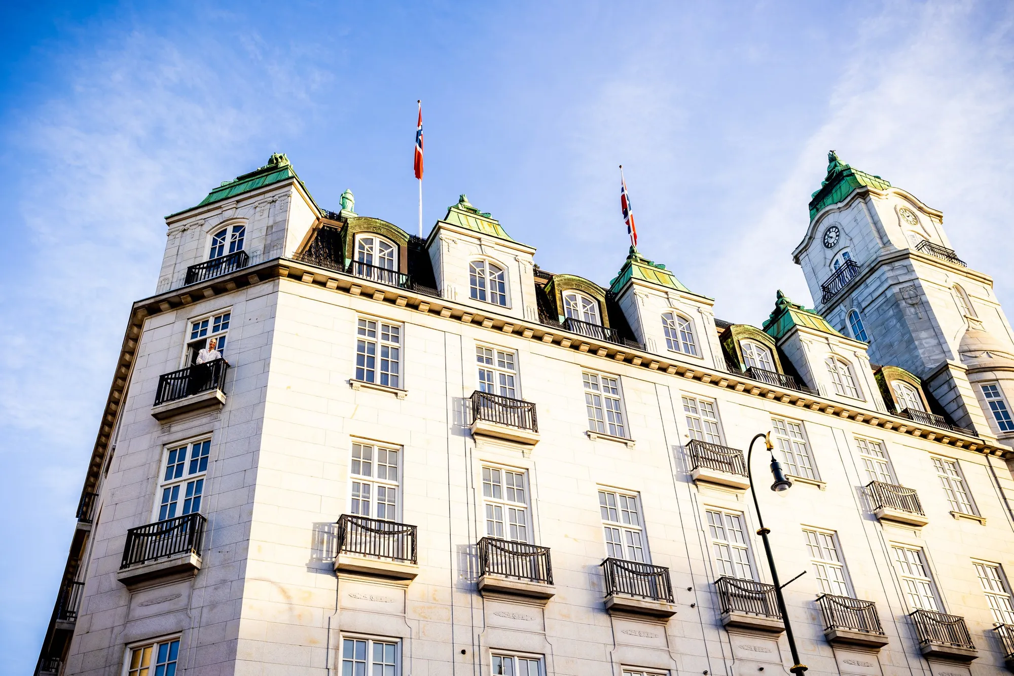  Jill Maria på balkongen i suiten Boheme på Grand Hotel i Oslo. Det er på selve suiten at vielsen ble gjennomført. Et flott, ærverdig hotell!   